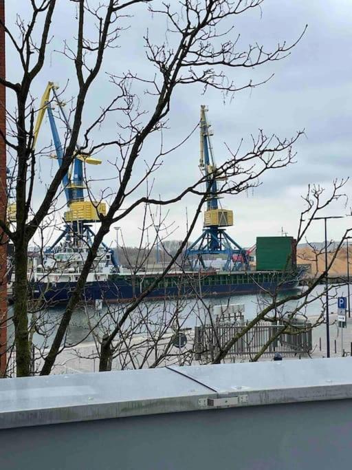 Dock 07 - Modernes 4 Sterne-ferienapartment Direkt Am Hafen Apartment Wißmar