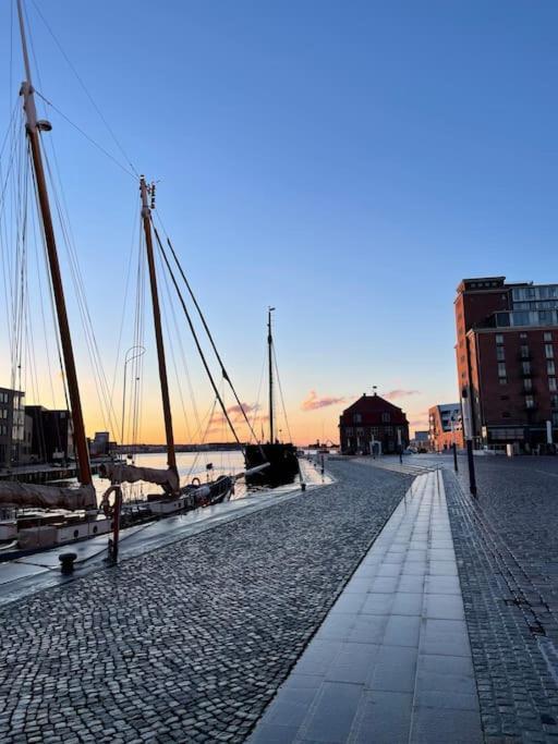 Dock 07 - Modernes 4 Sterne-ferienapartment Direkt Am Hafen *
