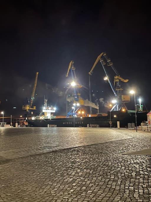 Dock 07 - Modernes 4 Sterne-ferienapartment Direkt Am Hafen * Wißmar